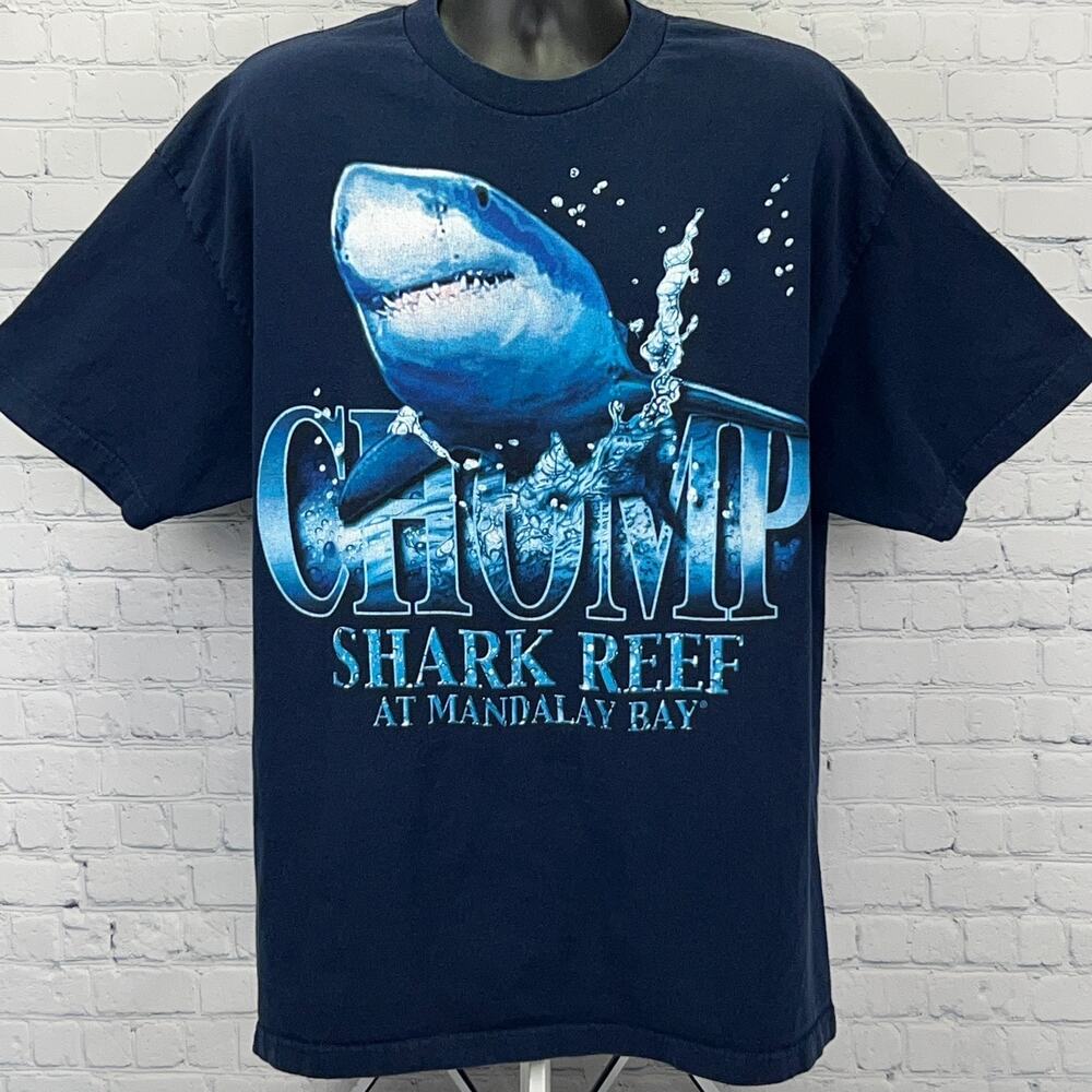 Vintage Y2K CHOMP Shark Reef Aquarium Mandalay Bay Las Vegas T Shirt 2XL XXL Tee